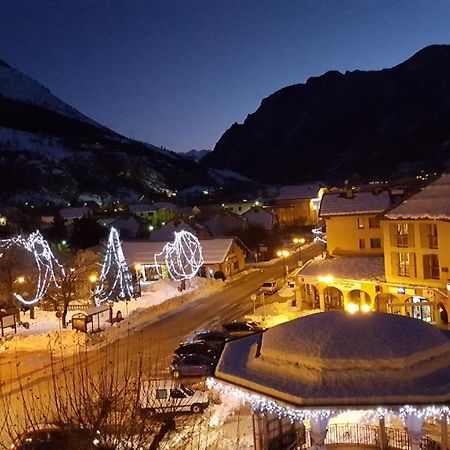 Hôtel Restaurant Glaizette LʼArgentière-la-Bessée Exterior foto
