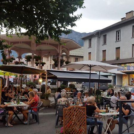 Hôtel Restaurant Glaizette LʼArgentière-la-Bessée Exterior foto