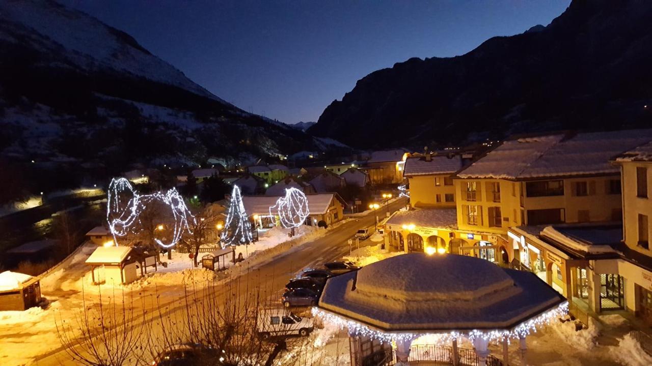 Hôtel Restaurant Glaizette LʼArgentière-la-Bessée Exterior foto