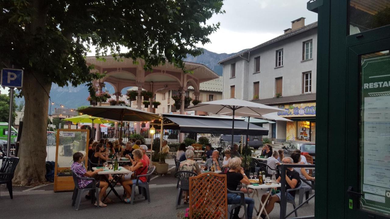Hôtel Restaurant Glaizette LʼArgentière-la-Bessée Exterior foto