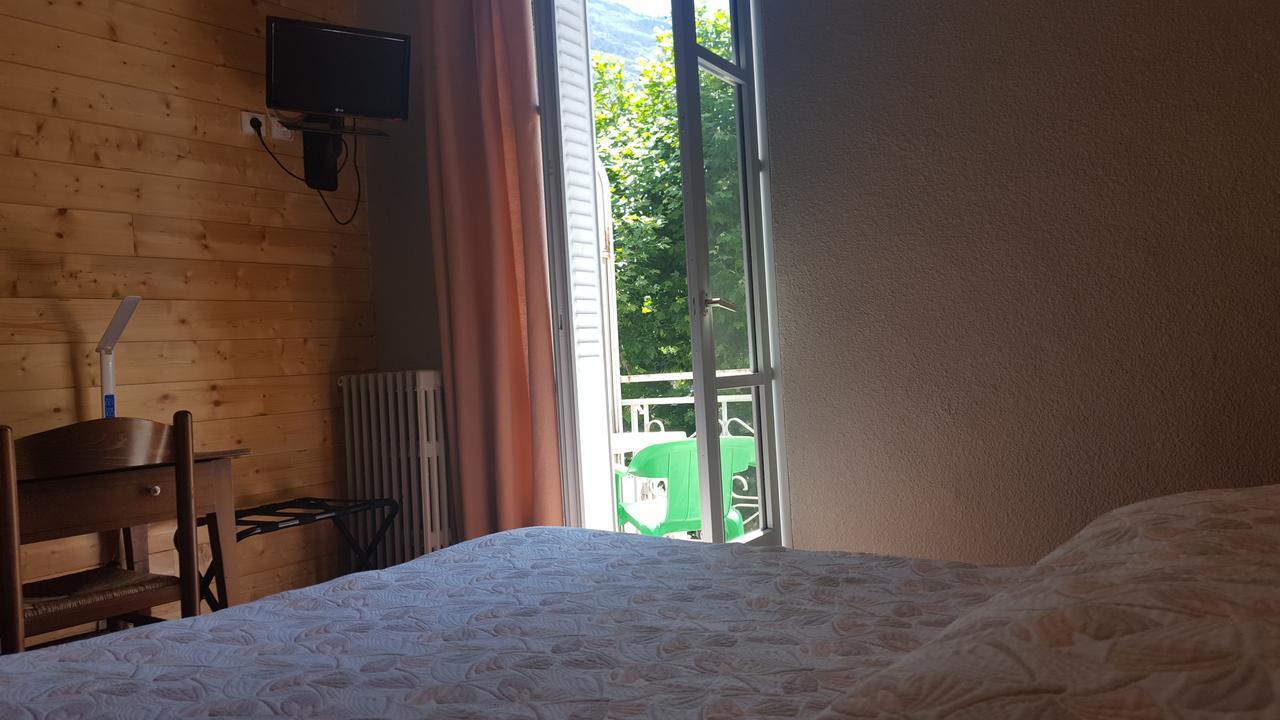 Hôtel Restaurant Glaizette LʼArgentière-la-Bessée Exterior foto